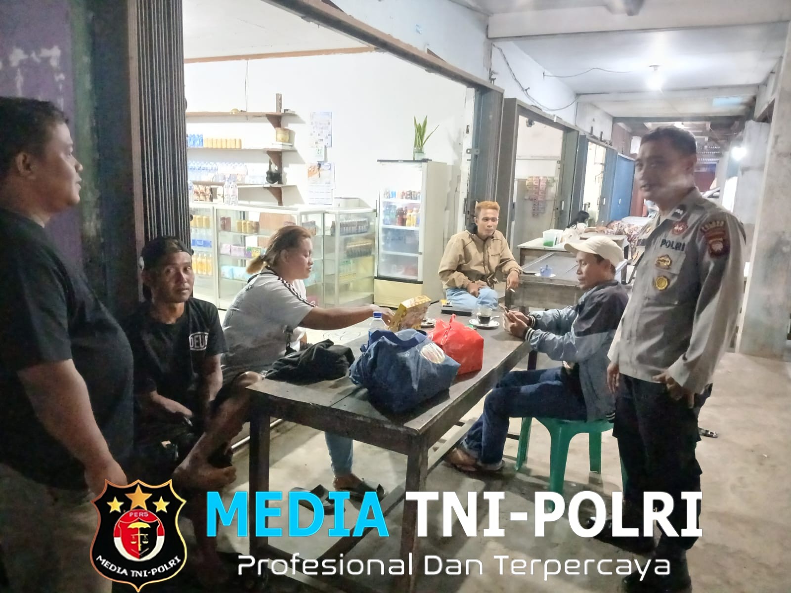 Patroli Malam Menyapa Warga, Keamanan Dijaga dengan Sentuhan Humanis