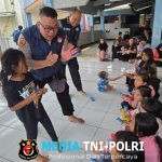 Pulihkan Trauma Psikologis Pasca Bencana, Tim Trauma Healing Polda Jabar Bantu Anak-anak Korban Longsor dan Banjir Bandang di Kabupaten Bandung Barat