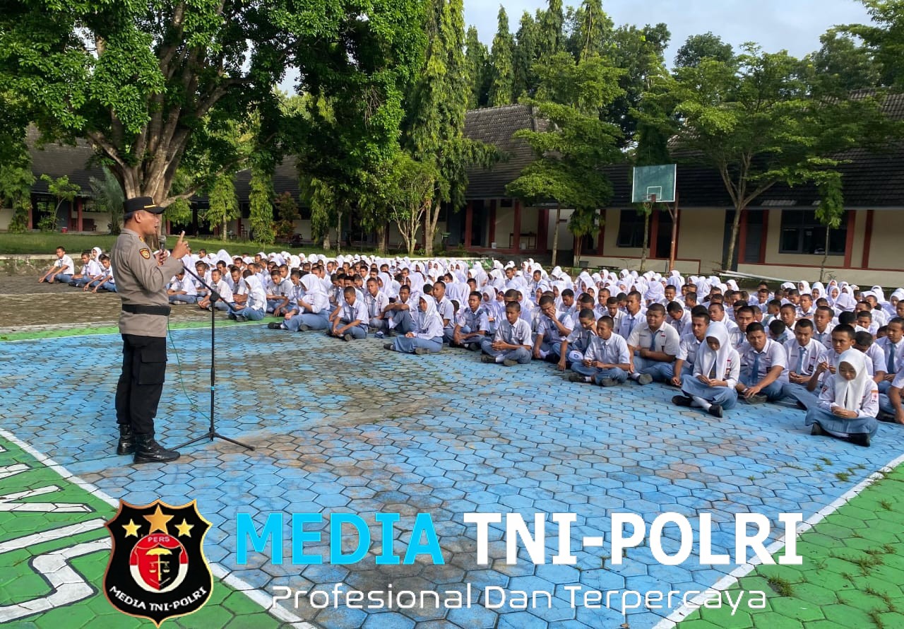 Polisi Edukasi Pelajar Lewat Program Police Go to School di SMKN 1 Kismantoro