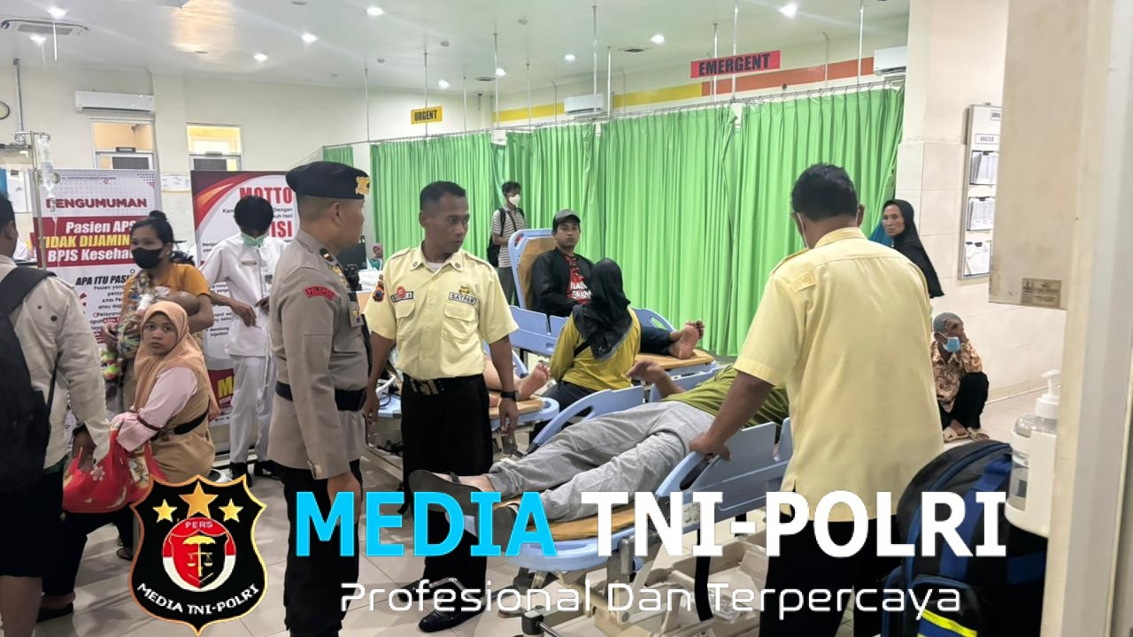 Quick Response Polisi Wonogiri Bantu Mobil Mogok yang Angkut Orang Sakit