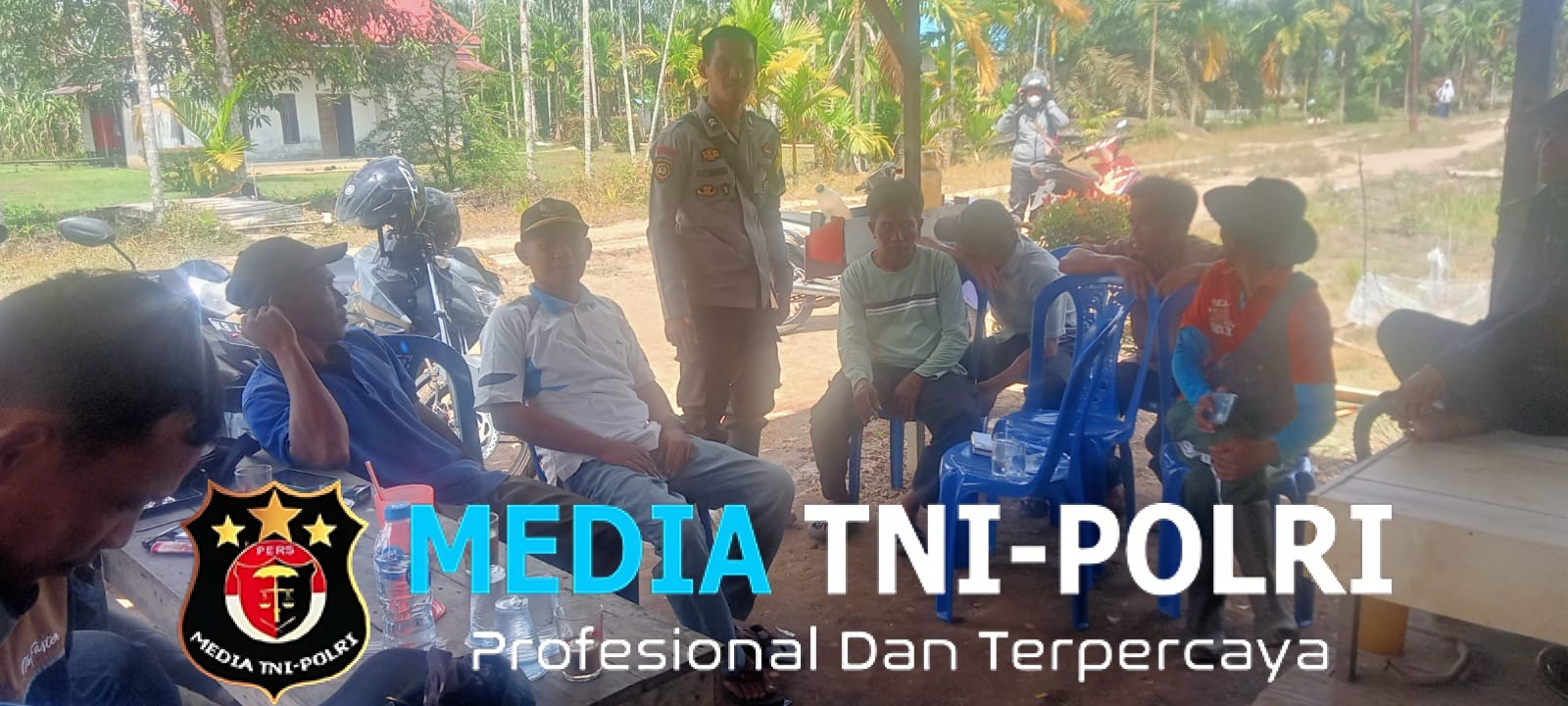 Saat Warga Bersantai, Polisi Hadir Menyapa dan Jaga Keamanan