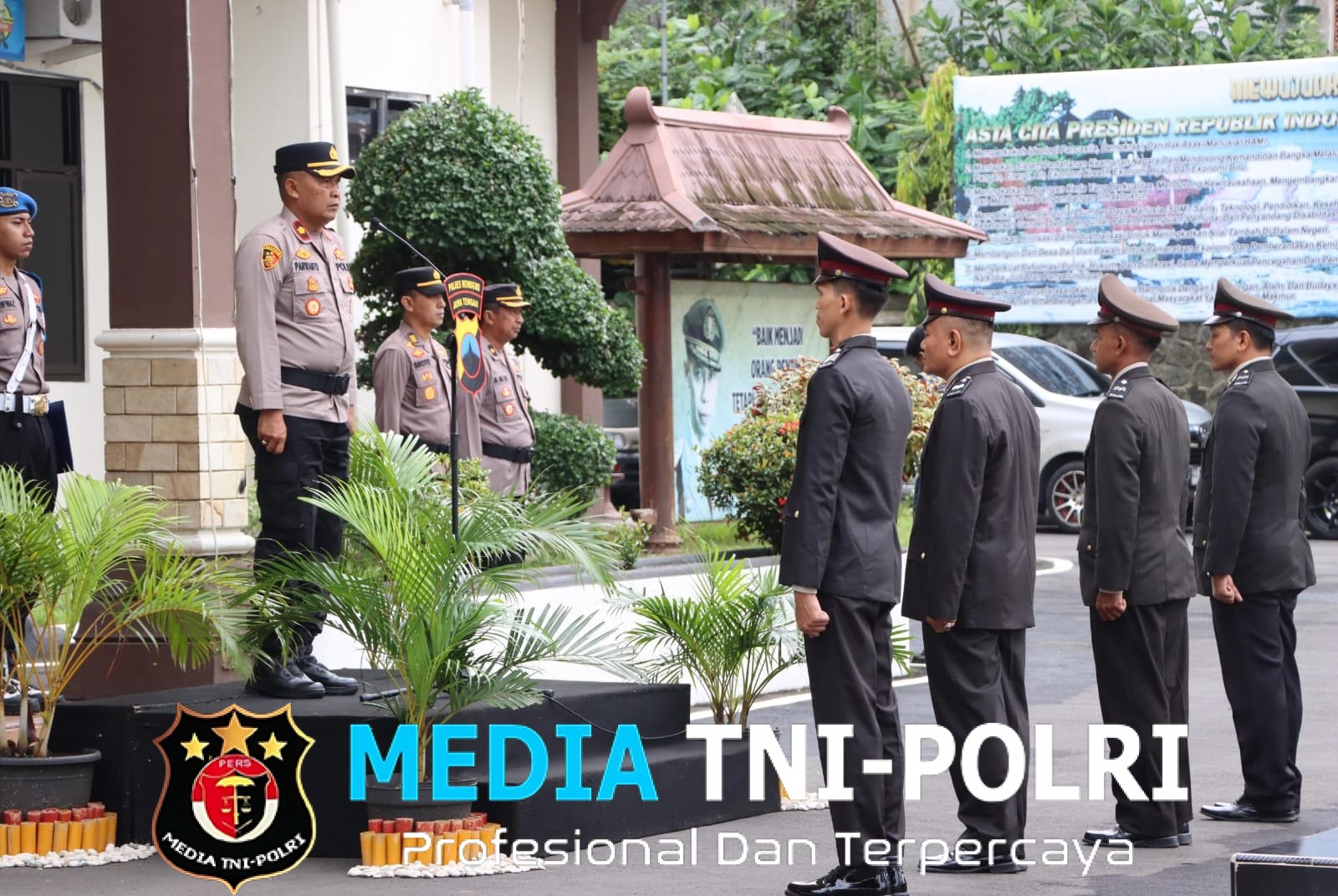 Polres Wonogiri Gelar Upacara Penganugerahan Tanda Kehormatan dan Kenaikan Pangkat Pengabdian