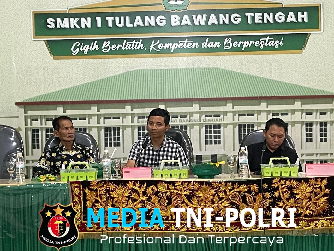 Satresnarkoba Polres Tulang Bawang Barat Dampingi Tim Direktorat Reserse Narkoba penyuluhan tentang Bahaya Penyalahgunaan Narkoba