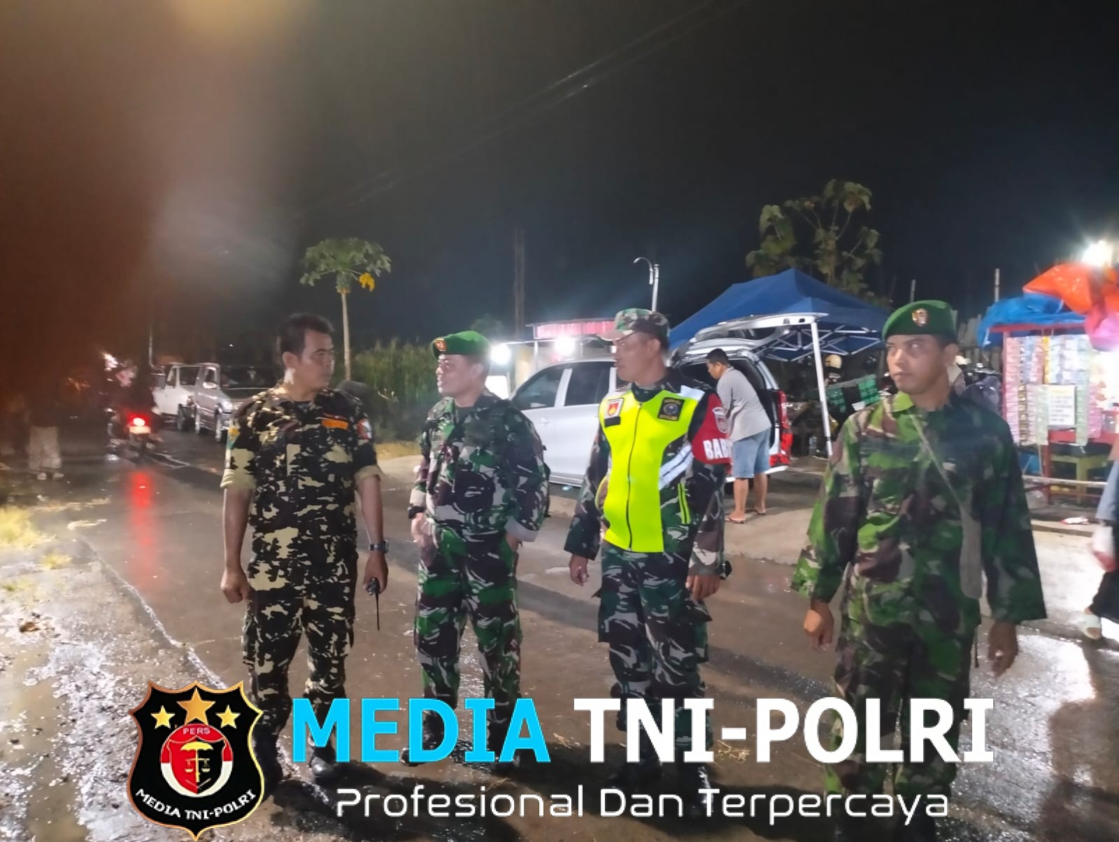 Sinergi Babinsa dan Warga, Patroli Malam Jaga Kondusifitas Desa Klewor