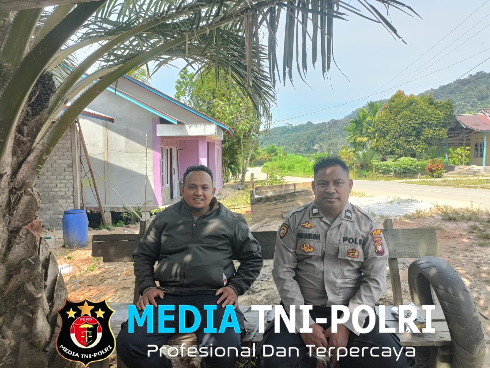 Suasana Akrab, Polisi Duduk Bersama Warga Sampaikan Pesan Kamtibmas