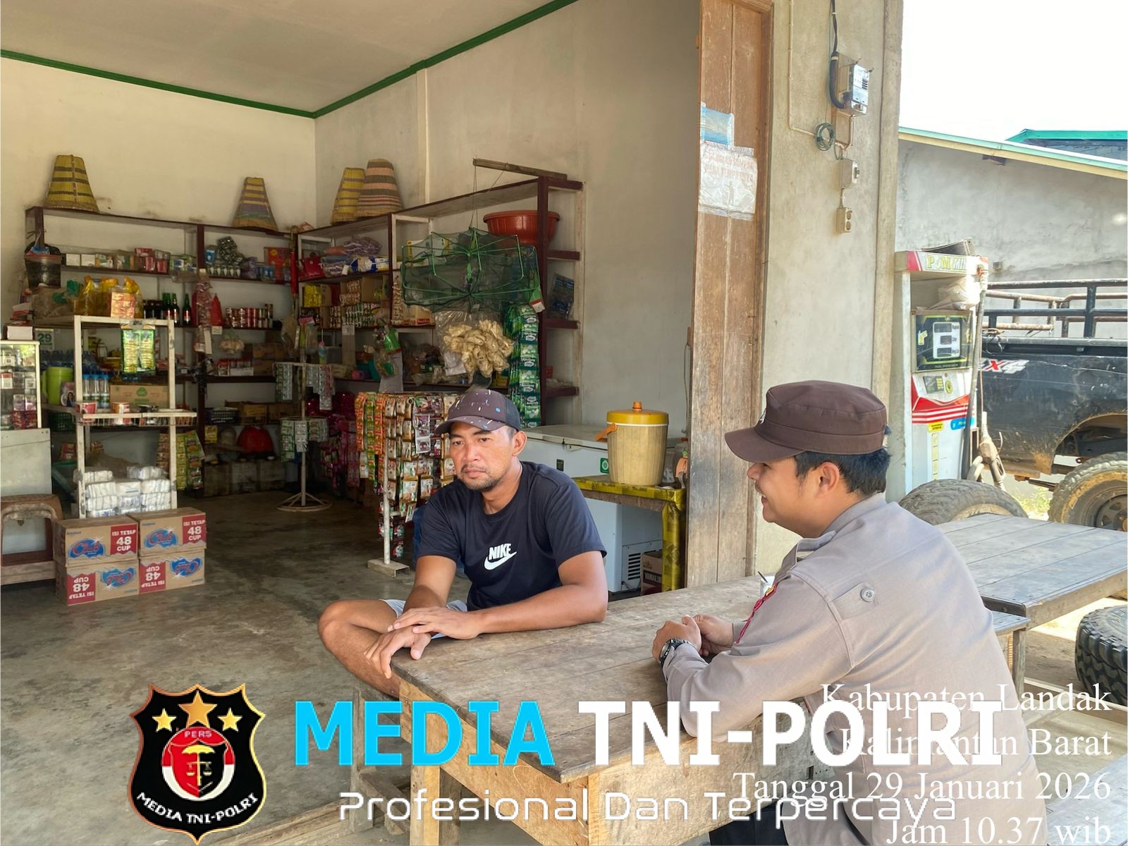 Patroli Siang Polsek Meranti, Polisi Ajak Warga Waspada Terhadap Kejahatan