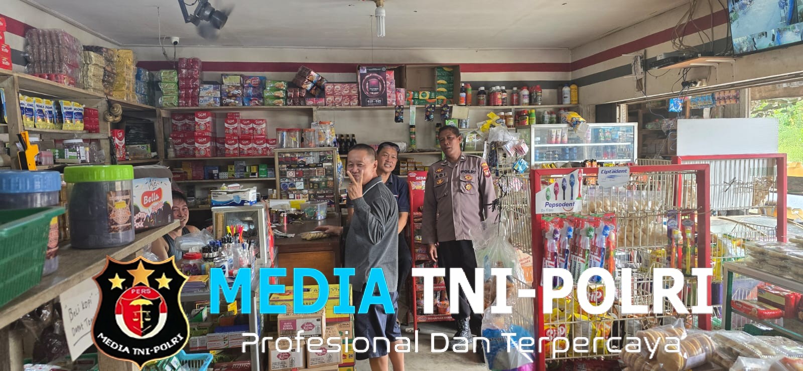 Polisi Sapa Warga dengan Ramah Saat Patroli Siang, Ajak Bersama Cegah Kejahatan