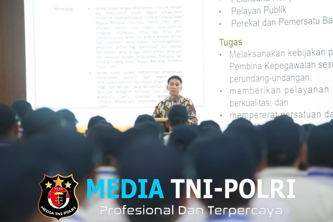 Tutup Orientasi PPPK, Wamendagri Wiyagus Ajak ASN Kemendagri dan BNPP Tingkatkan Pelayanan