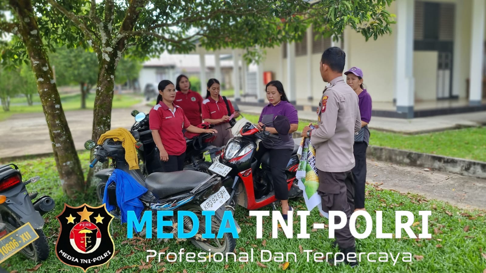 Patroli Siang, Personel Polsek Menjalin Ajak Warga Jaga Kamtibmas Tetap Kondusif