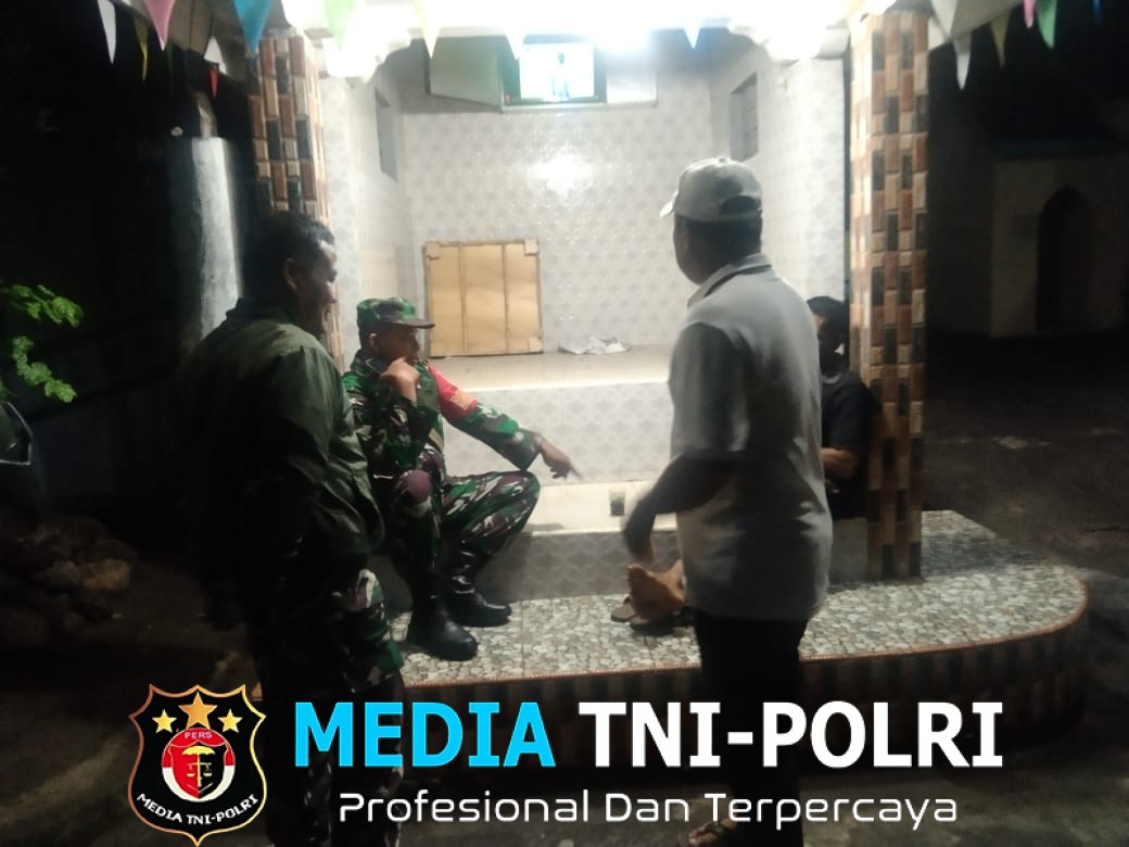Patroli Tengah Malam, Babinsa Sambi Perkuat Siskamling Demi Lingkungan Aman dan Kondusif