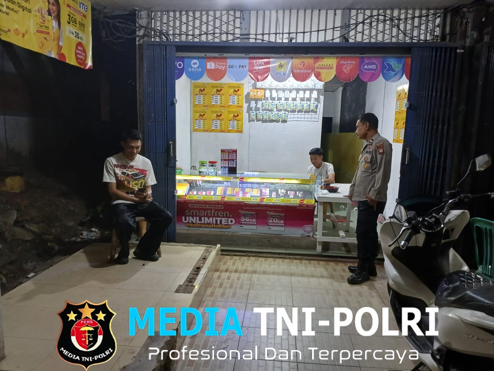 Polisi Patroli Malam, County HP Disambangi dan Diimbau Tingkatkan Keamanan