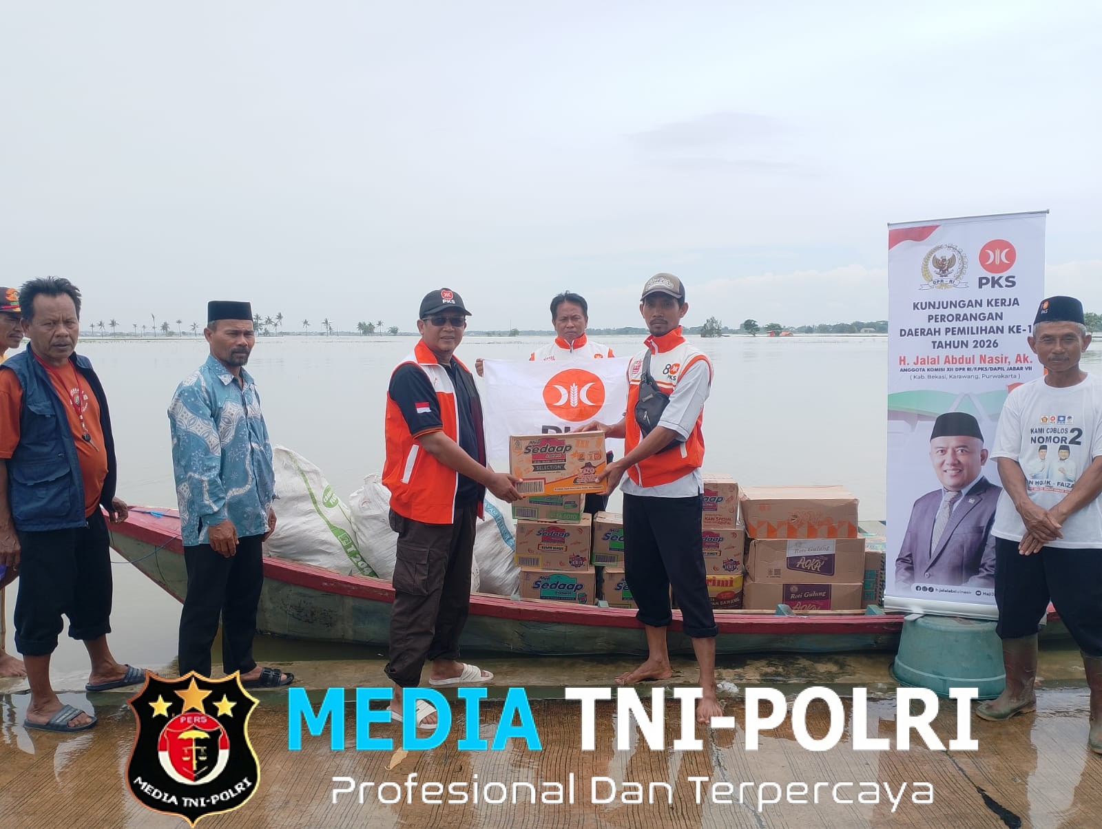 Bantuan PKS untuk Korban Banjir di Berbagai Kecamatan, Warga Luapkan Rasa Terima Kasih kepada Dewan Haji Jalal Abdul Nasir dan Tokoh Lainnya