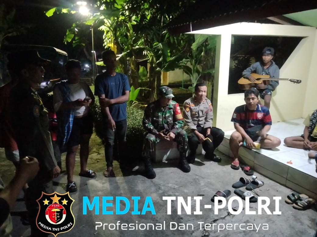 Patroli Malam Babinsa Koramil Karanggede Ciptakan Rasa Aman