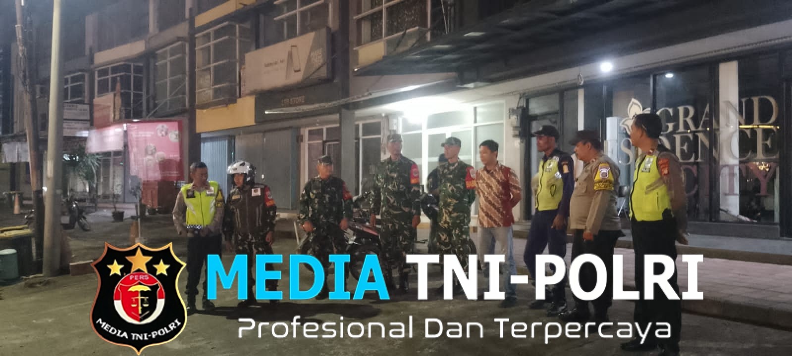 Sinergitas TNI–Polri, Polsek Setu Bersama Koramil 06 Laksanakan Patroli Malam