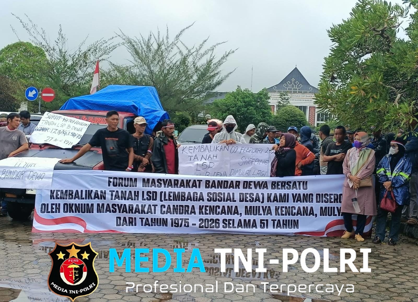 Polres Tulang Bawang Barat laksanakan Pengamanan kegiatan Aksi Damai Penyampaian Aspirasi Forum Masyarakat Bandar Dewa Bersatu (FMBB)