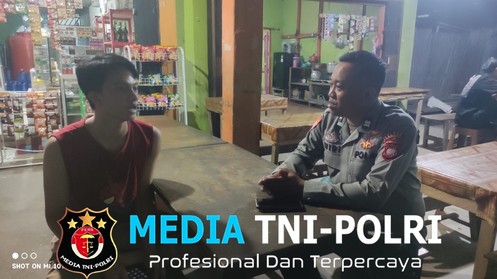 Patroli Malam Polsek Menjalin Antisipasi Gangguan Kamtibmas di Pasar Menjalin