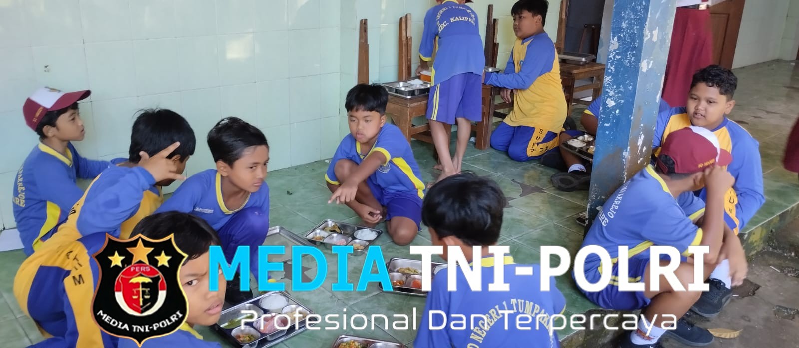 Memasuki Hari ke-8, Program MBG Desa Putukrejo Terus Berjalan Lancar, Siswa SMPN 3 Kalipare dan SDN 1 Tumpakrejo Tampak Bahagia