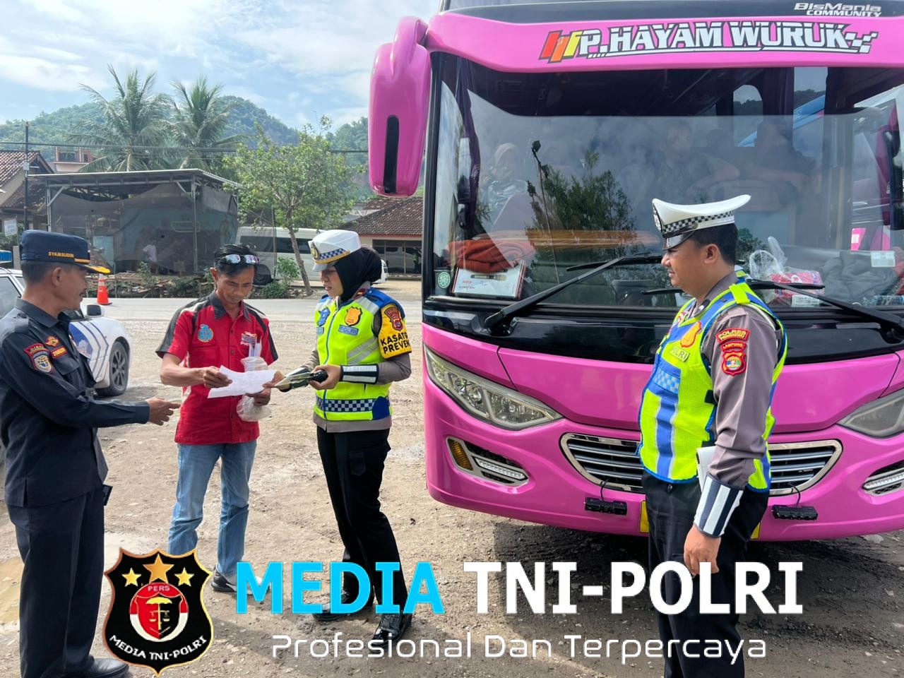 Pastikan Laik Jalan, Tim Gabungan Periksa Angkutan Umum di Gadingrejo