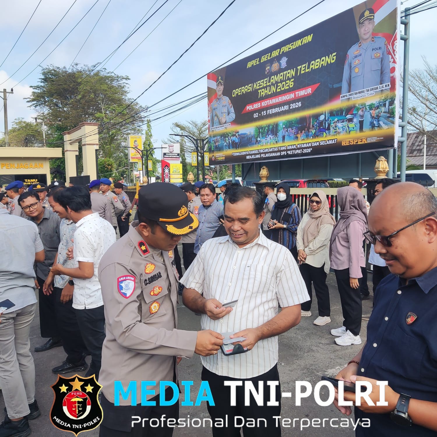 Waka Polres Kotim Pimpin Apel Pagi, Tekankan Kesiapan Personil dan Kelengkapan Dokumen