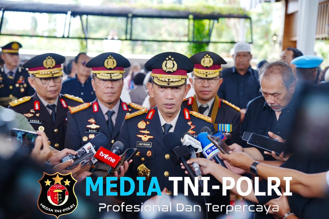 Hadiri Pemakaman, Kapolri Pesan Eyang Meri Jadi Inspirasi dan Semangat Keluarga Besar Polri