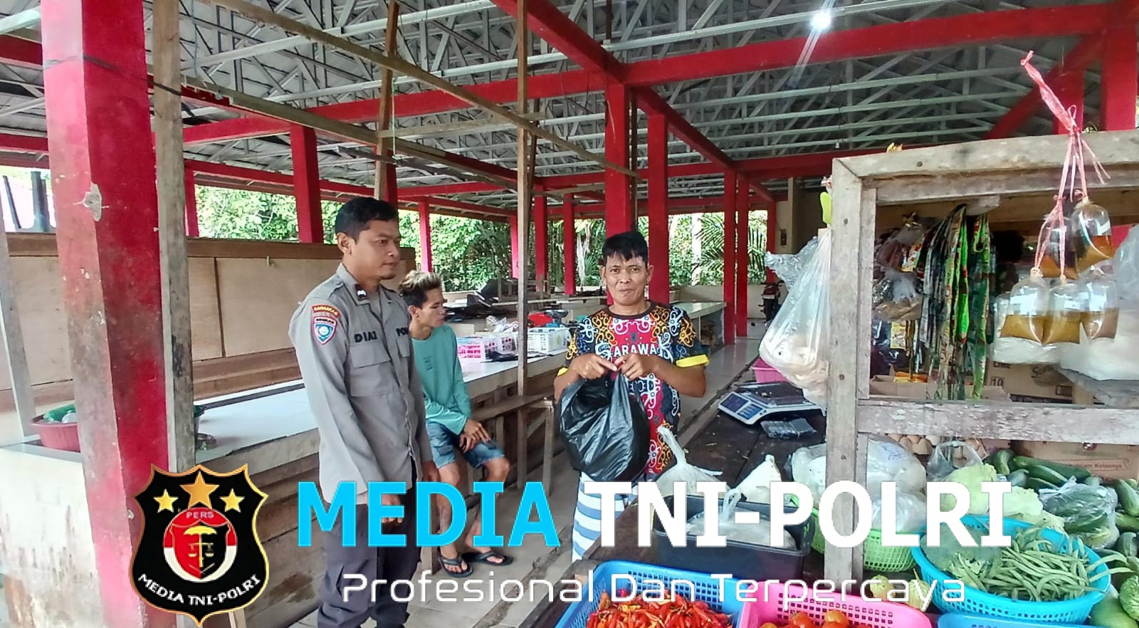 Patroli Siang Polsek Menjalin Jaga Kamtibmas Tetap Kondusif di Desa Menjalin