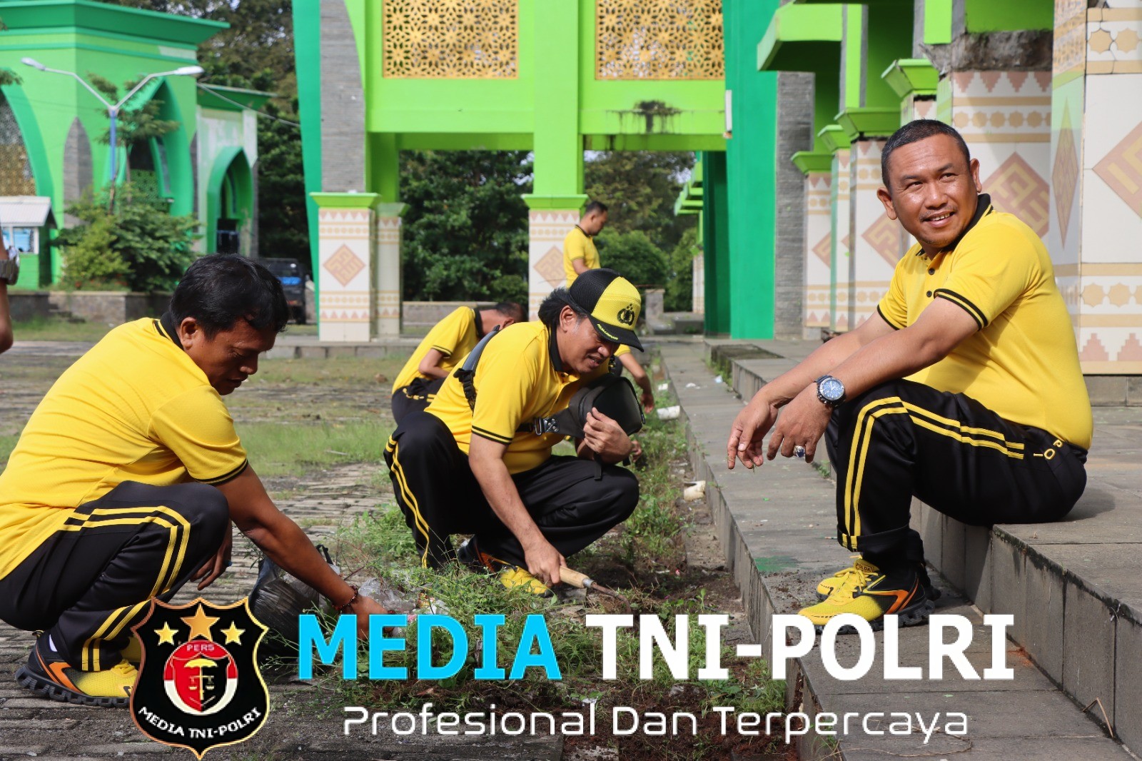 Dukung Gerakan Indonesia Asri, Kapolres Lampung Utara Pimpin Kurve di Islamic Center Kotabumi