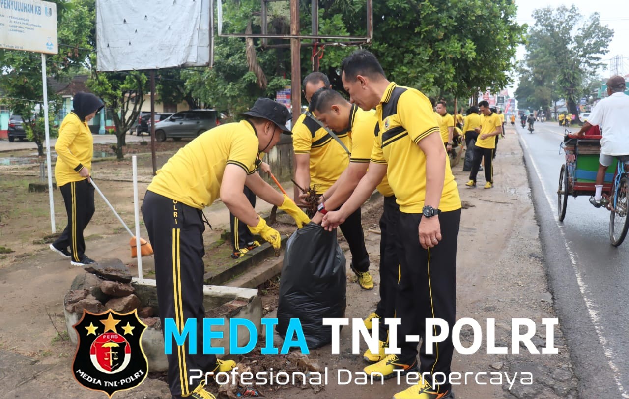 Polres Lampung Timur Dukung Gerakan Indonesia Asri dan Peduli Kebersihan Lingkungan di Kecamatan Pekalongan