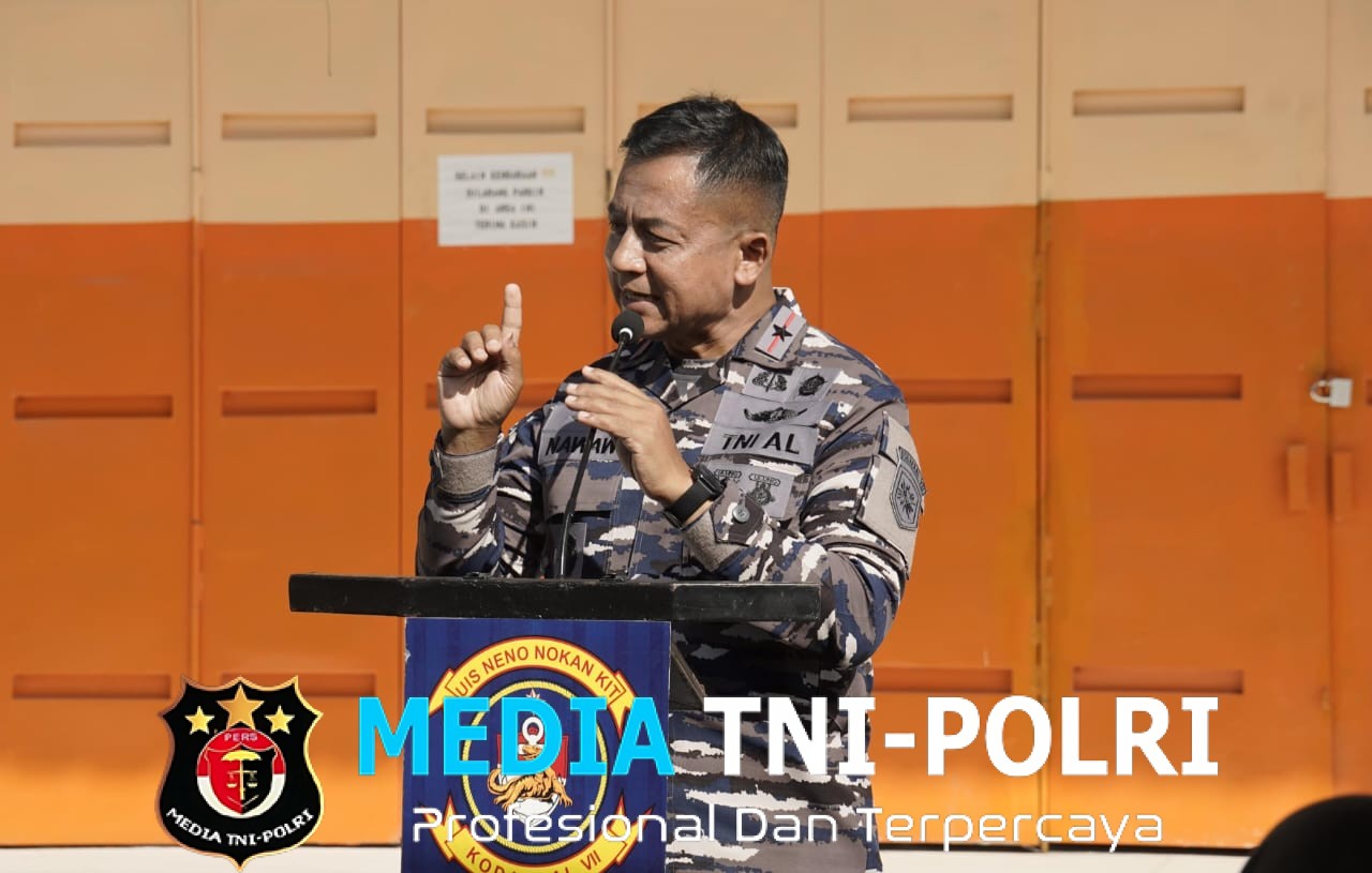 KODAERAL VII Gelar Bakti Sosial Pemeriksaan Kesehatan Gratis dan Pembagian Buku serta Alat Tulis untuk Masyarakat