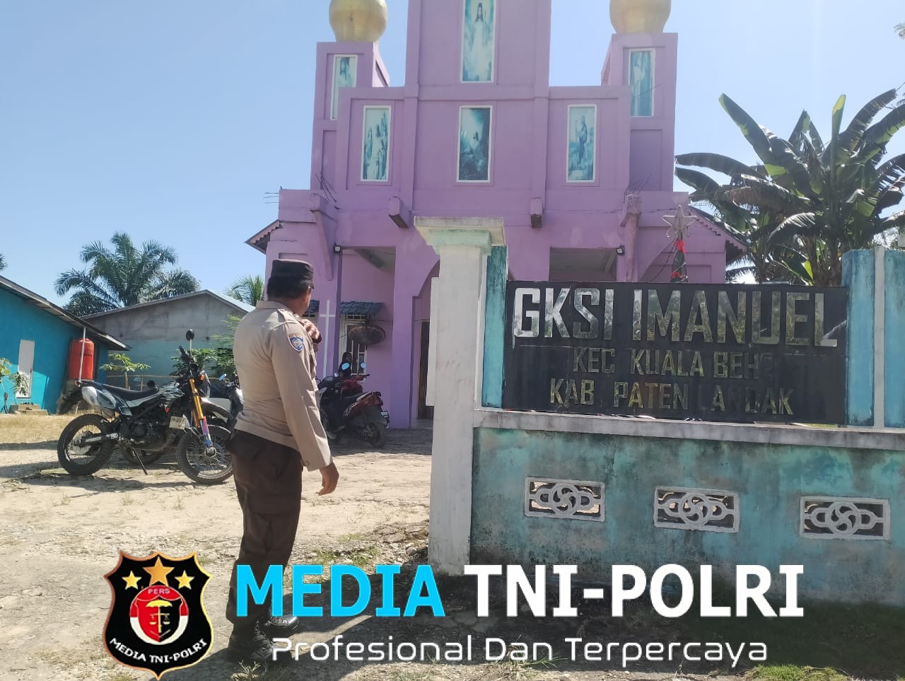 Wujudkan Rasa Aman, Personel Polsek Kuala Behe Laksanakan Pengamanan Di Gereja