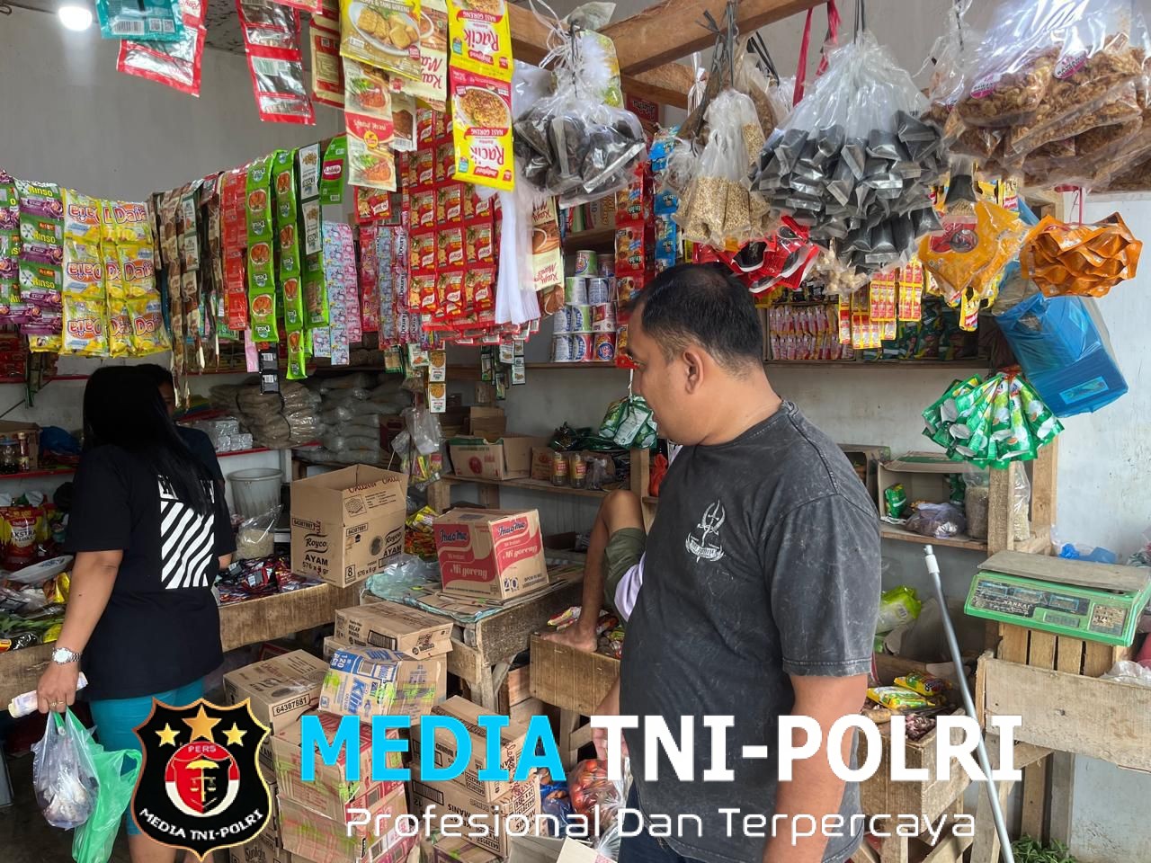 Satgas Saber Polres Lampung Utara Pantau Harga dan Mutu Pangan di Pasar Central Kota Alam