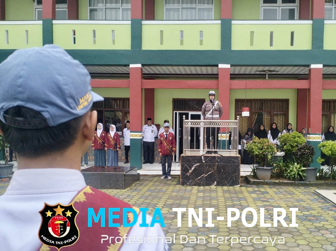 Ops Keselamatan Krakatau 2026, Polantas Lampung Tengah Jadi Pembina Upacara di Sekolah-Sekolah
