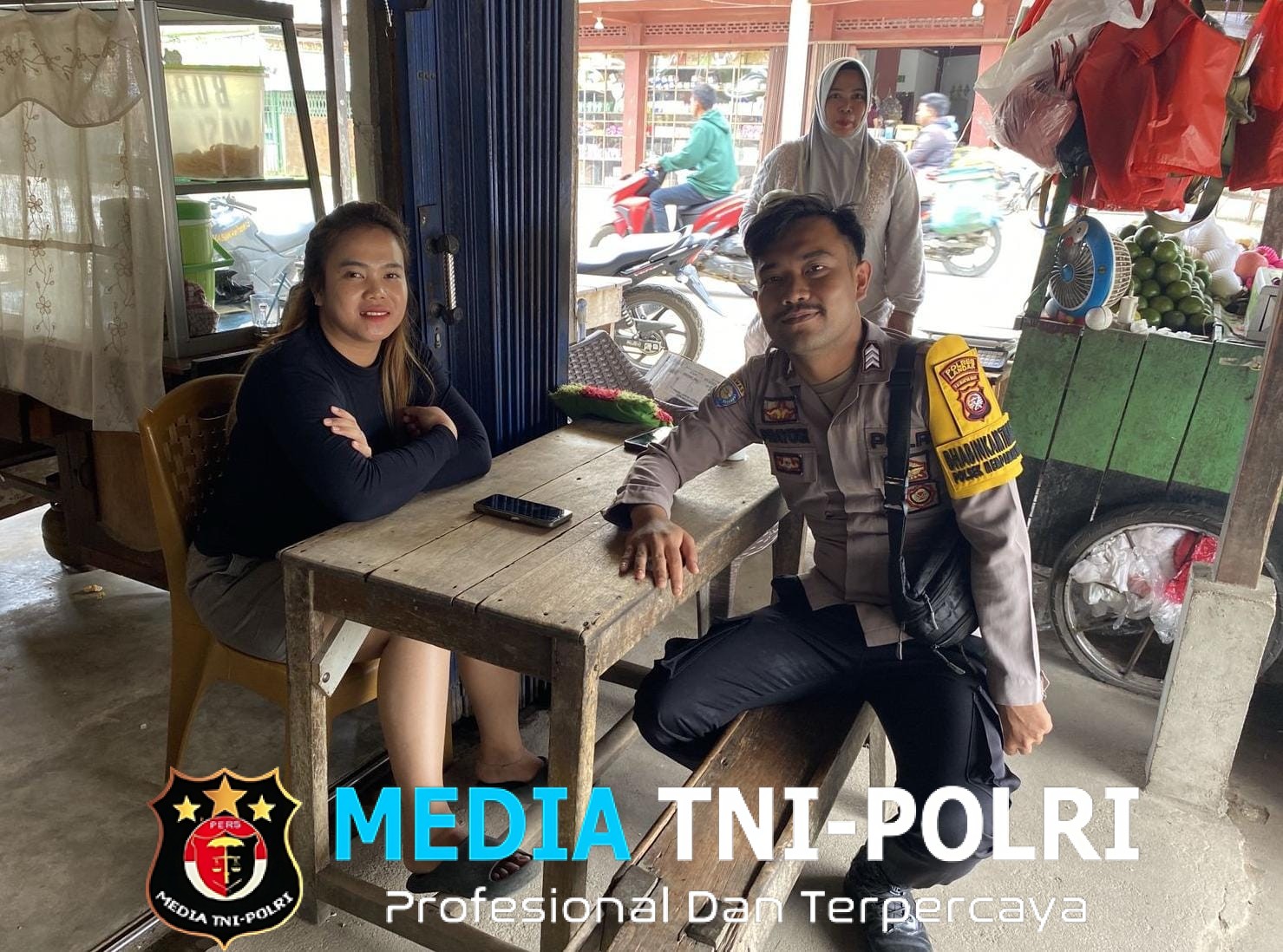 Melalui Patroli Sambang, Bhabinkamtibmas Sampaikan Pesan Kamtibmas