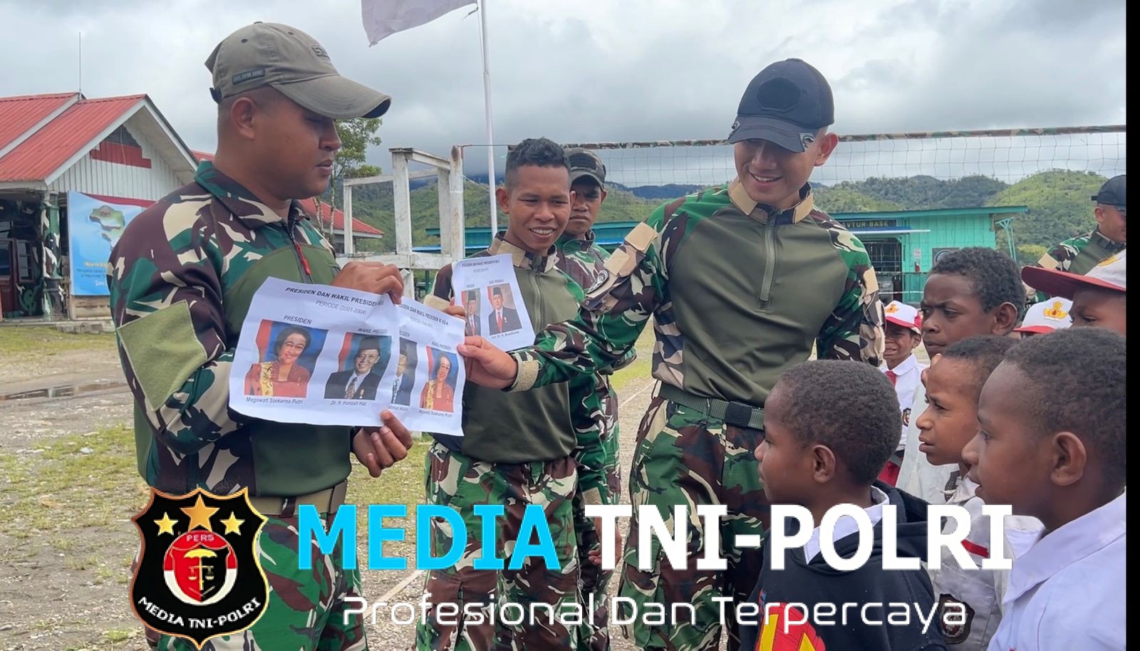 Tanam Nasionalisme Sejak Dini Pos Kotis Satgas Yonif 751/VJS Edukasi Cinta Tanah Air untuk Anak Perbatasan, Ditutup Makan Bersama