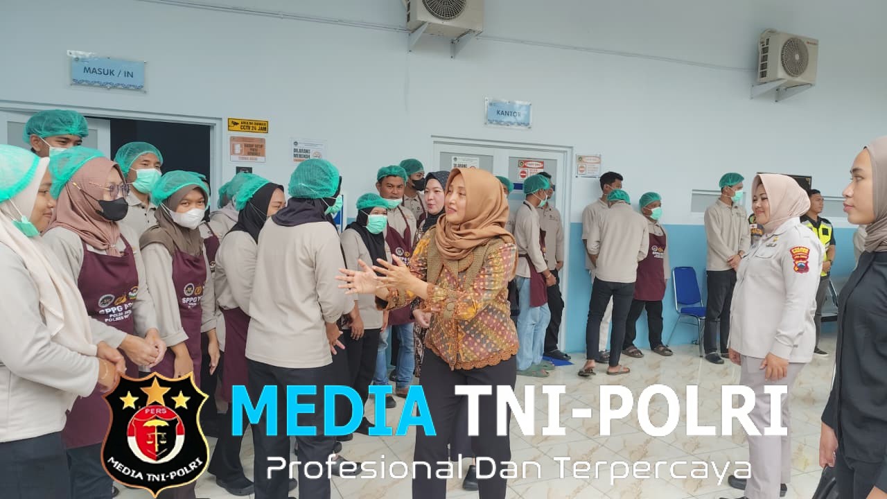 Ketua Bhayangkari Polda Jateng Kunjungi SPPG Polres Wonogiri, Pastikan Layanan Berjalan Optimal