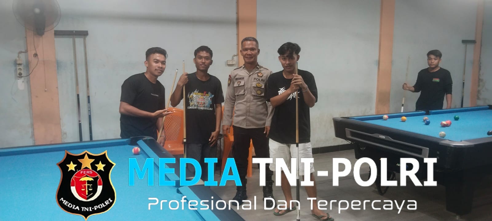 Asyik Main Biliar, Warga Disambangi Polisi Saat Patroli Malam