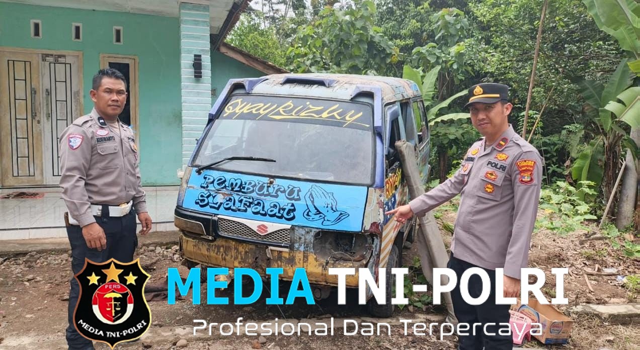 Sat Lantas Polres Tanggamus Identifikasi Kecelakaan Angdes Terjun ke Sunga