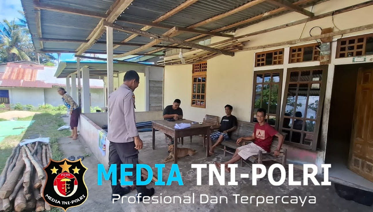 Humanis dan Dialogis, Patroli Siang Polsek Menjalin Perkuat Kedekatan dengan Warga