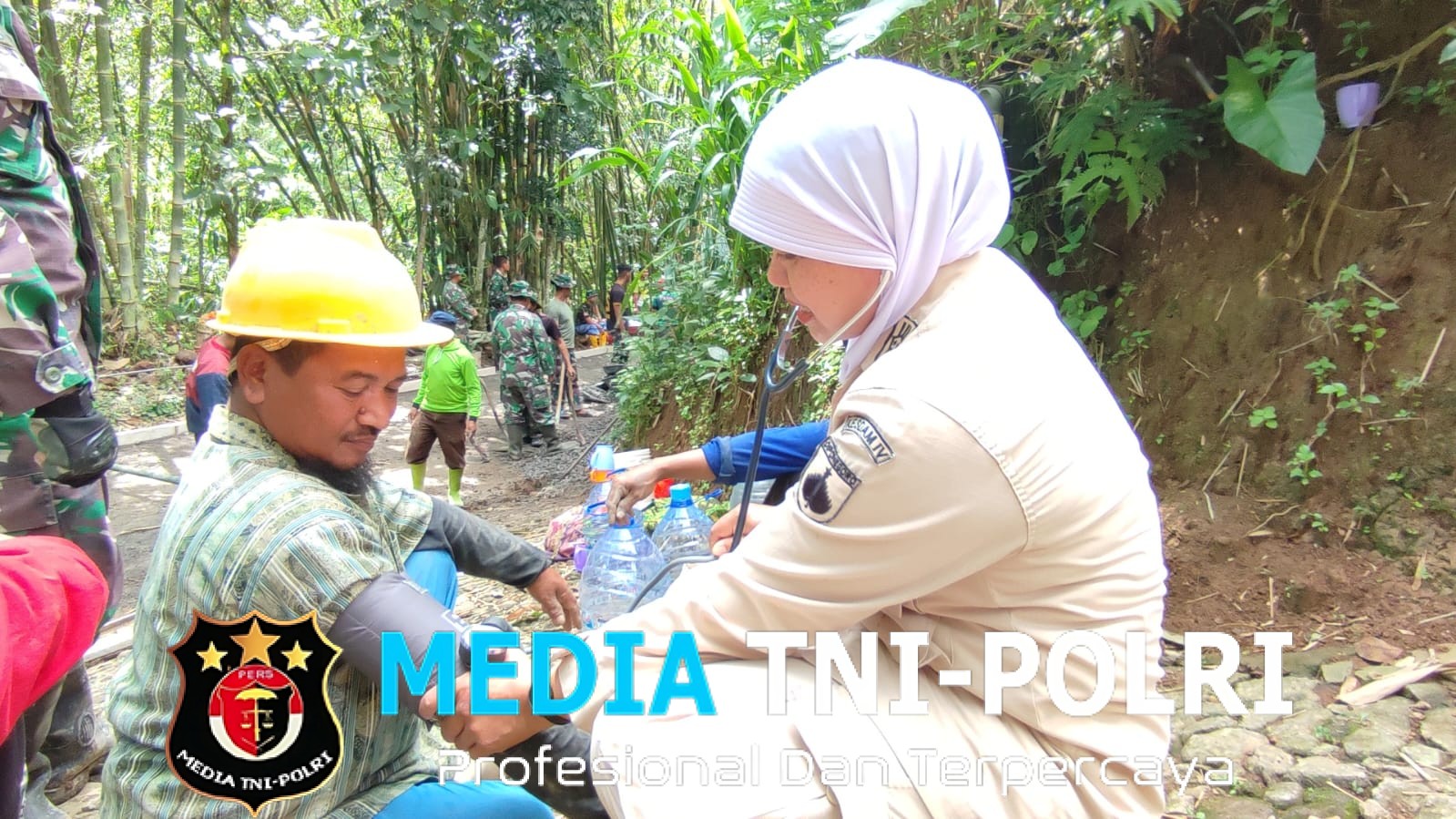 Kesuksesan Dan Kelancaran TMMD 127 Di Desa Kembang Tak Terpisahkan Dari Petugas Kesehatan Lapangan