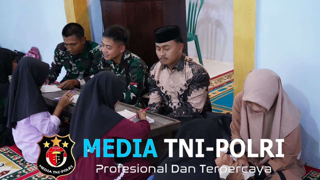 Satgas TMMD Ke 127 Kodim 0808/Blitar Ajarkan Anak-Anak Mengaji Di Dusun Barurejo
