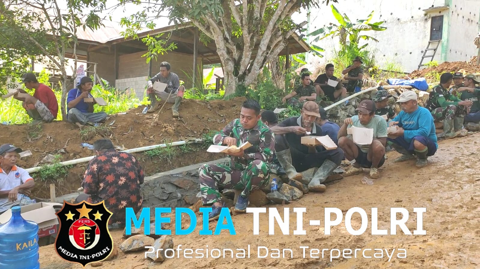 Nikmati Makan Siang Ala Satgas TMMD Reguler ke-127 Kodim 1015/Sampit