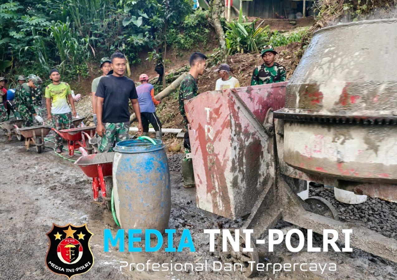 Tak Hanya Kendaraan Saja, Angkong Pun Terlihat Antri Dilokasi TMMD 127 Kodim Wonogiri