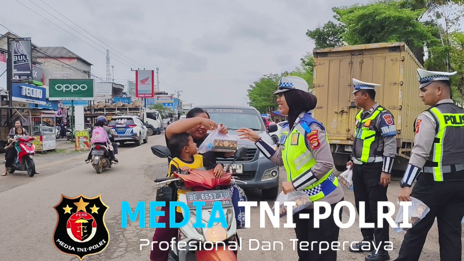 Wujud Kepedulian Polri Sat Lantas Polres Mesuji Gelar Jumat Berkah dan Sosialisasi Keselamatan