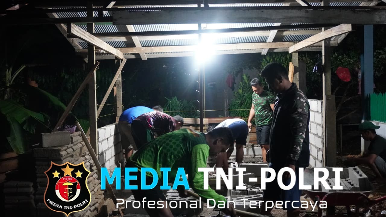 Satgas TMMD Reguler ke-127 Lembur Bangun MCK Dan Tempat Wudhu Di Mushola Mudalil Muttakin