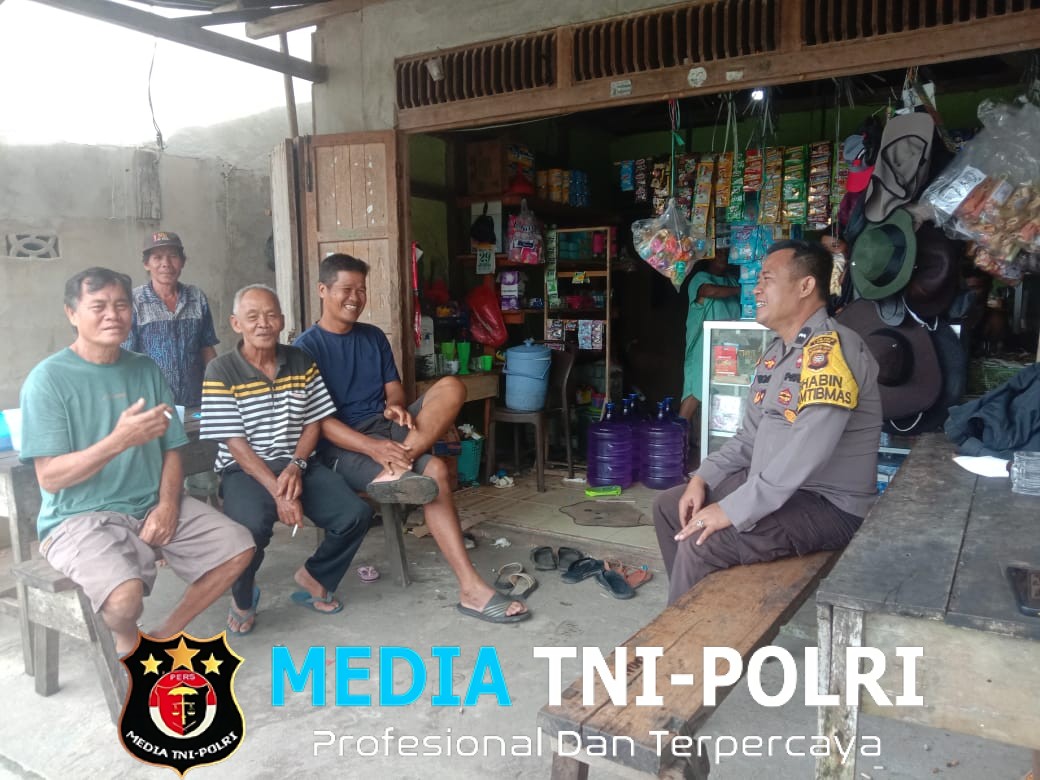 Jalin Keakraban dengan Warga Binaan, Bhabinkamtibmas Sampaikan Pesan Kamtibmas di Kecamatan Sompak
