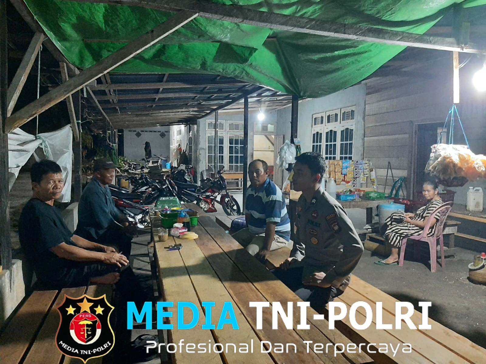 Patroli Malam Polisi Hadirkan Rasa Aman, Warga Mandor Merasa Tenang dan Senang