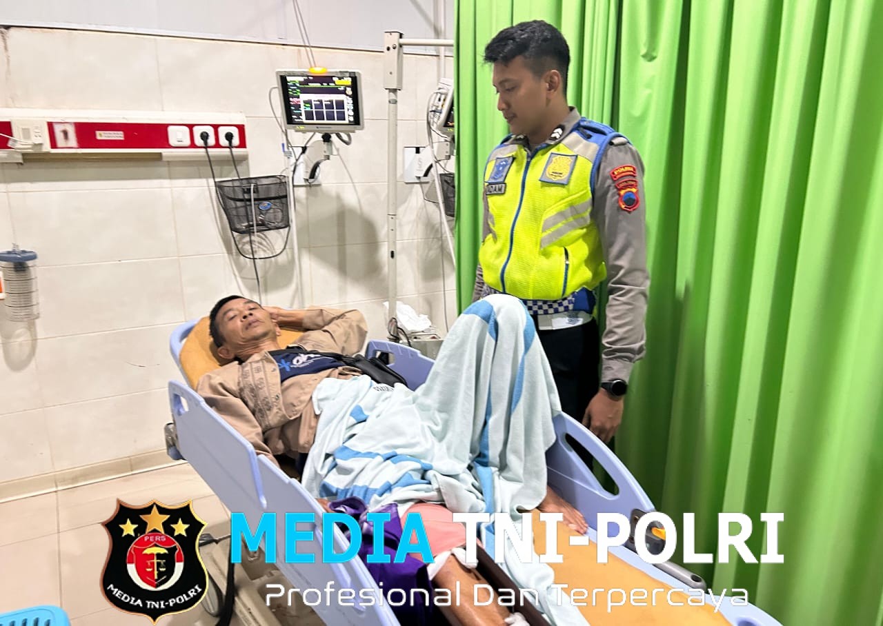 Mendahului Lewati Marka, Motor Tabrak Elf di Genukharjo, Tiga Orang Luka Ringan