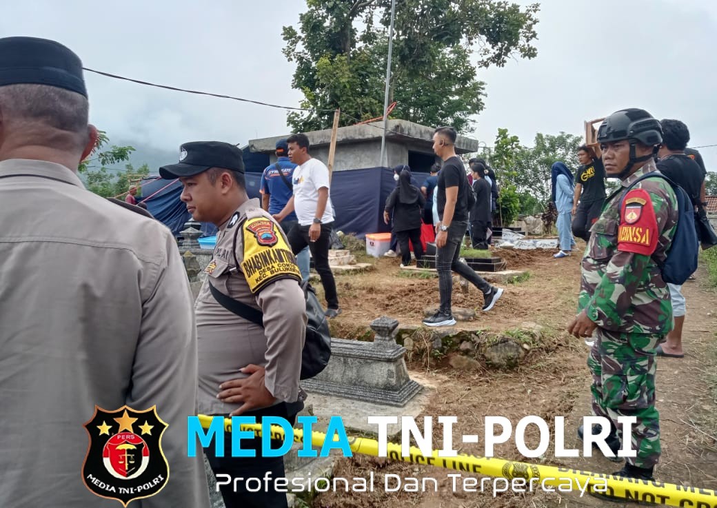 Tindak Lanjuti Kematian Anak di Lingkungan Ponpes, Polres Wonogiri Lakukan Pembongkaran Makam