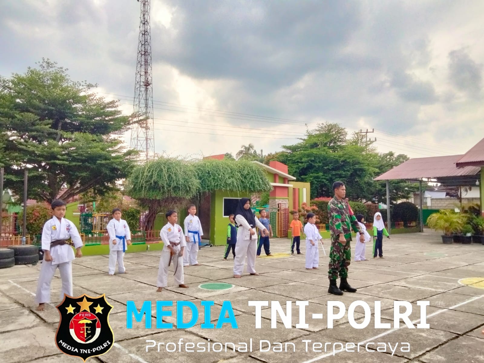 Babinsa Koramil 420-08/Tabir Melaksanakan Pembinaan Bintahwil Desa Sido Lego kec. Tabir Lintas