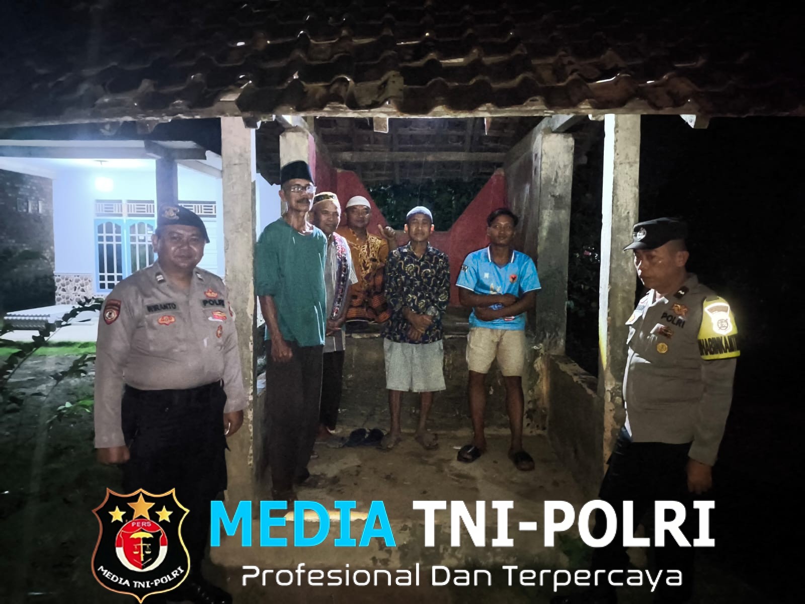 Personil Polsek Tulang Bawang Tengah, Gelar Patroli Siskamling Guna Cegah Gangguan Kamtibmas