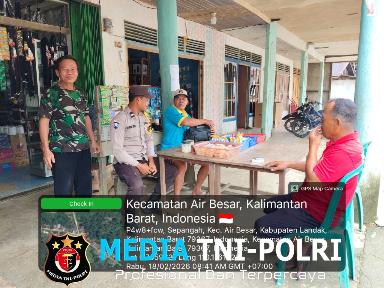 Santai Tapi Bermakna, Polisi Sambangi Warga Air Besar Sambil Beri Himbauan